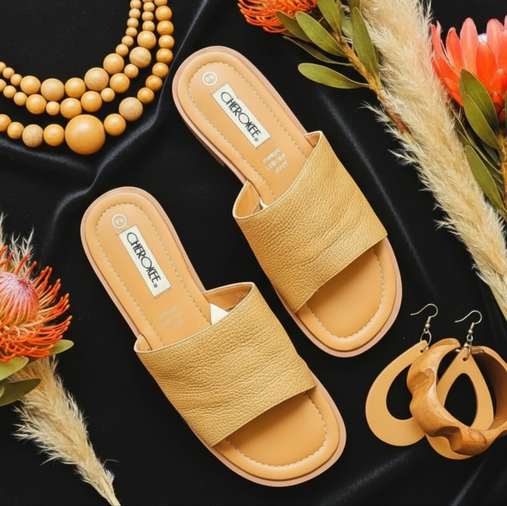 Sandals - Picture 16 of 16